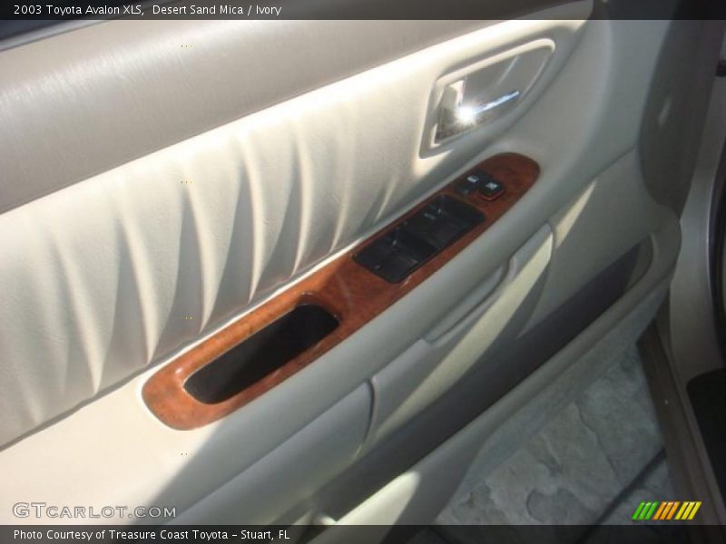 Desert Sand Mica / Ivory 2003 Toyota Avalon XLS