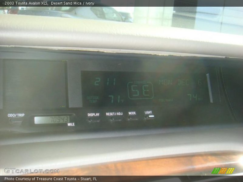 Desert Sand Mica / Ivory 2003 Toyota Avalon XLS