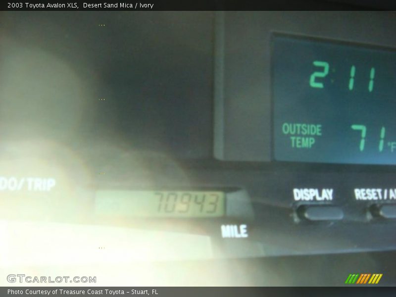 Desert Sand Mica / Ivory 2003 Toyota Avalon XLS