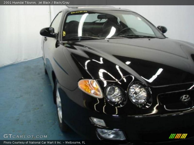 Jet Black / Black/Gray 2001 Hyundai Tiburon