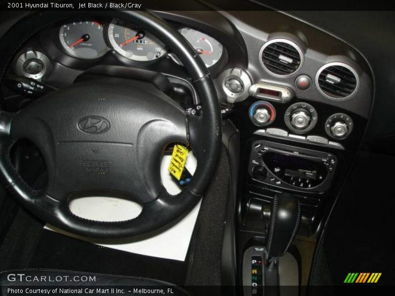 Jet Black / Black/Gray 2001 Hyundai Tiburon