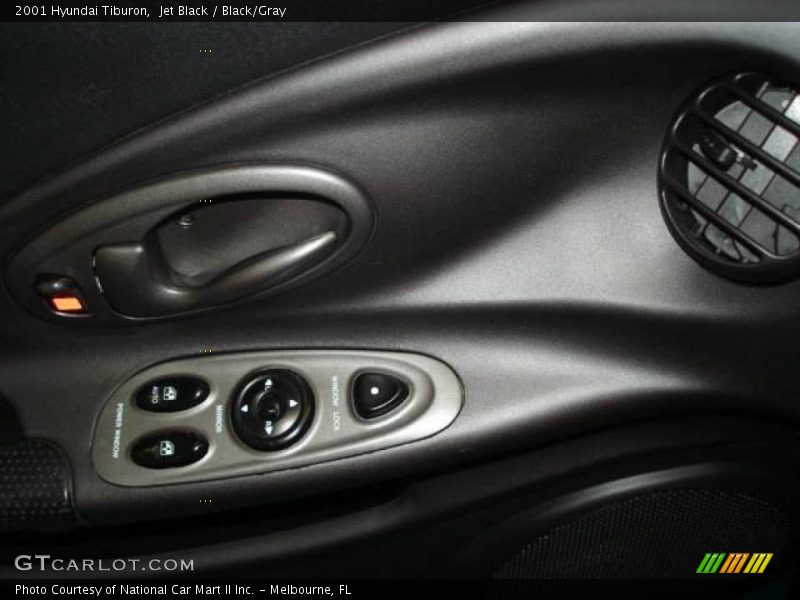 Jet Black / Black/Gray 2001 Hyundai Tiburon