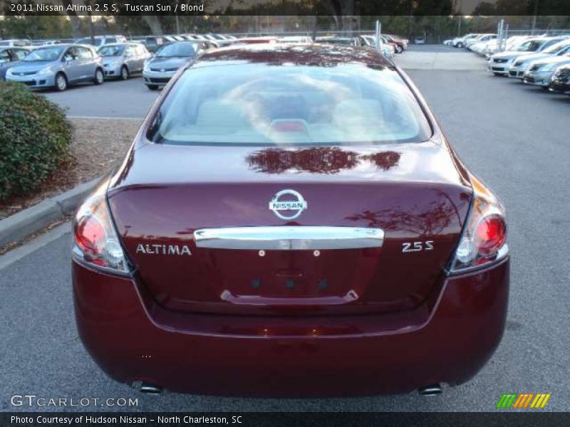 Tuscan Sun / Blond 2011 Nissan Altima 2.5 S
