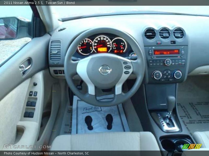 Tuscan Sun / Blond 2011 Nissan Altima 2.5 S