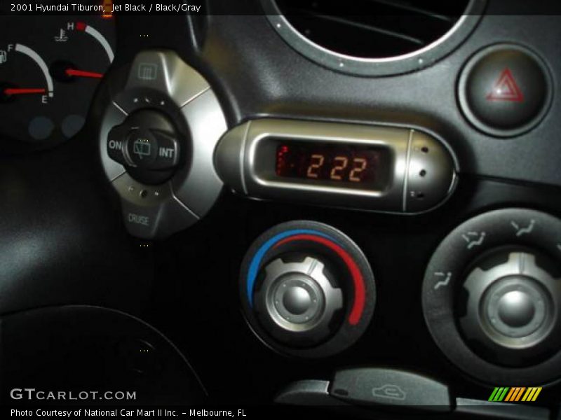 Jet Black / Black/Gray 2001 Hyundai Tiburon