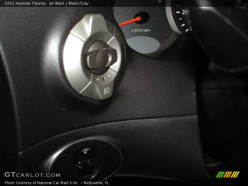 Jet Black / Black/Gray 2001 Hyundai Tiburon