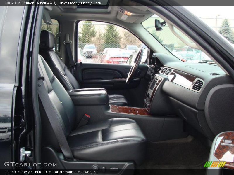 Onyx Black / Ebony Black 2007 GMC Yukon Denali AWD