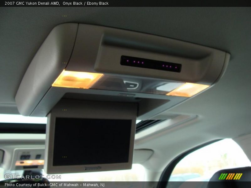 Onyx Black / Ebony Black 2007 GMC Yukon Denali AWD