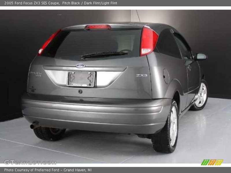 Pitch Black / Dark Flint/Light Flint 2005 Ford Focus ZX3 SES Coupe