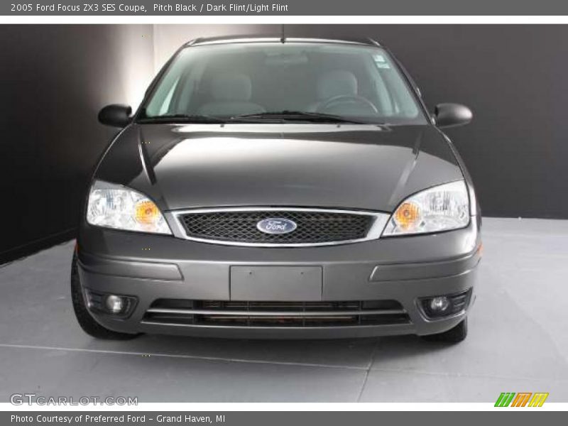 Pitch Black / Dark Flint/Light Flint 2005 Ford Focus ZX3 SES Coupe