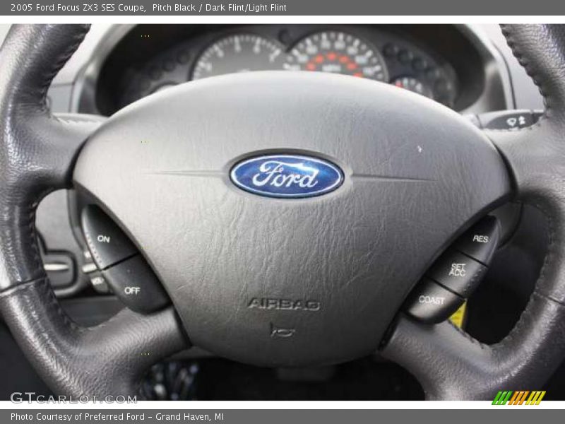 Pitch Black / Dark Flint/Light Flint 2005 Ford Focus ZX3 SES Coupe