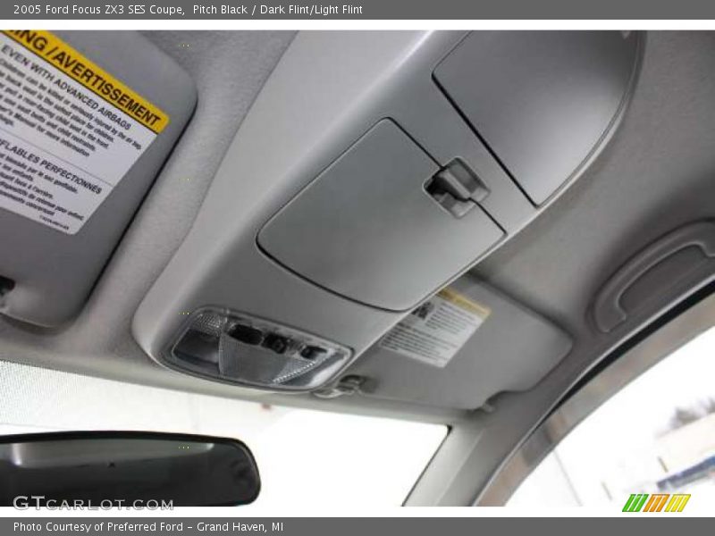 Pitch Black / Dark Flint/Light Flint 2005 Ford Focus ZX3 SES Coupe