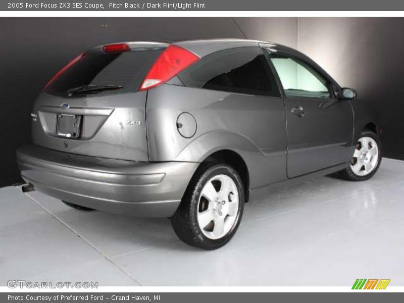 Pitch Black / Dark Flint/Light Flint 2005 Ford Focus ZX3 SES Coupe