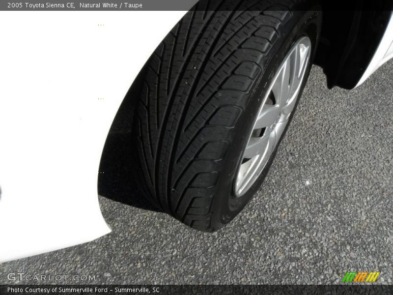 Natural White / Taupe 2005 Toyota Sienna CE