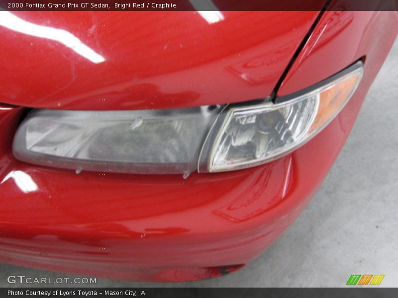 Bright Red / Graphite 2000 Pontiac Grand Prix GT Sedan