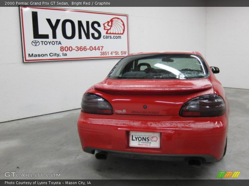 Bright Red / Graphite 2000 Pontiac Grand Prix GT Sedan