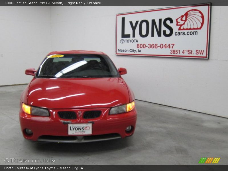 Bright Red / Graphite 2000 Pontiac Grand Prix GT Sedan