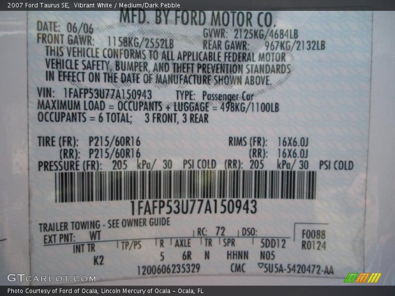 Vibrant White / Medium/Dark Pebble 2007 Ford Taurus SE