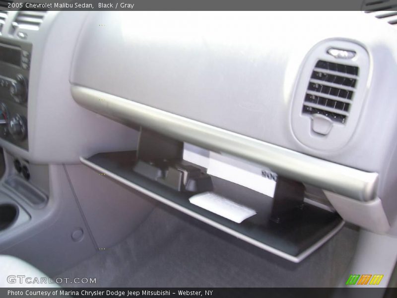 Black / Gray 2005 Chevrolet Malibu Sedan