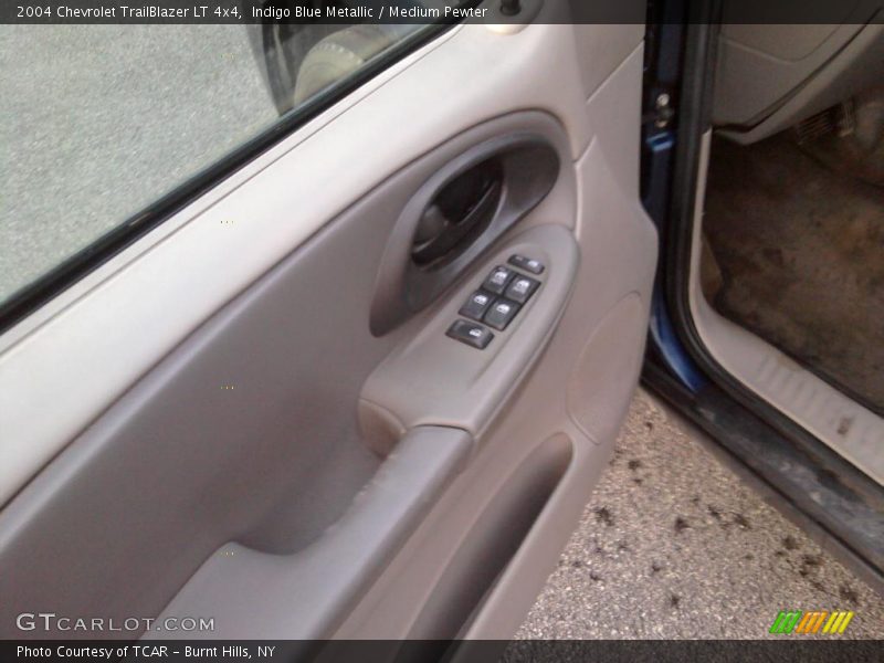 Indigo Blue Metallic / Medium Pewter 2004 Chevrolet TrailBlazer LT 4x4