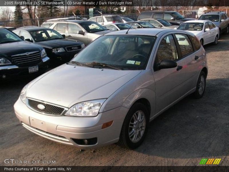 CD Silver Metallic / Dark Flint/Light Flint 2005 Ford Focus ZX5 SE Hatchback