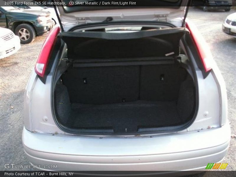  2005 Focus ZX5 SE Hatchback Trunk