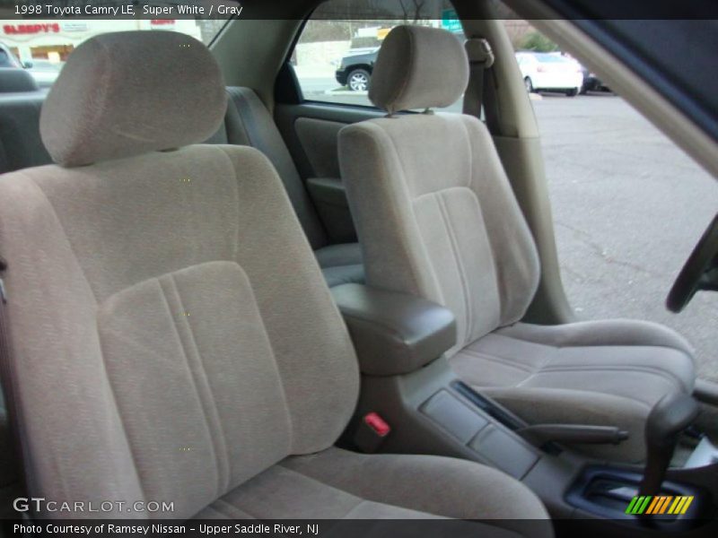 Super White / Gray 1998 Toyota Camry LE