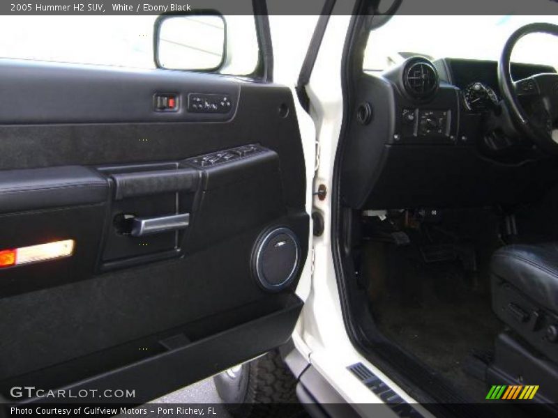 White / Ebony Black 2005 Hummer H2 SUV