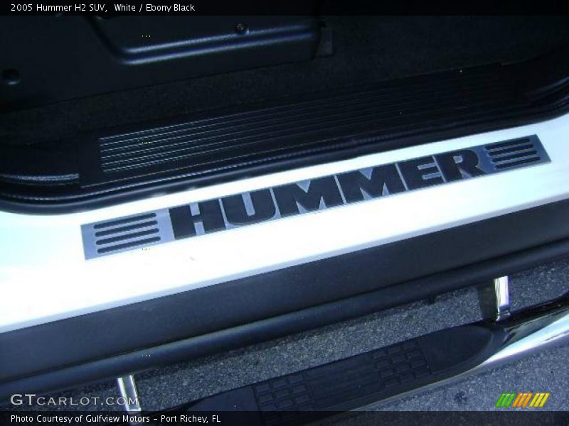White / Ebony Black 2005 Hummer H2 SUV
