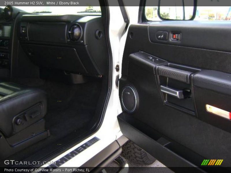 White / Ebony Black 2005 Hummer H2 SUV