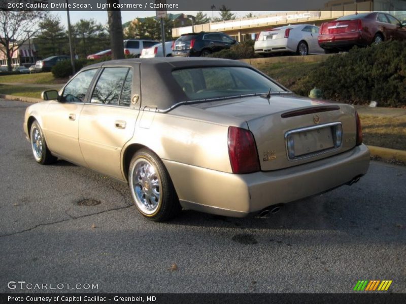 Light Cashmere / Cashmere 2005 Cadillac DeVille Sedan