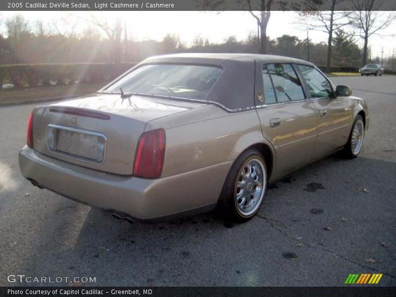 Light Cashmere / Cashmere 2005 Cadillac DeVille Sedan