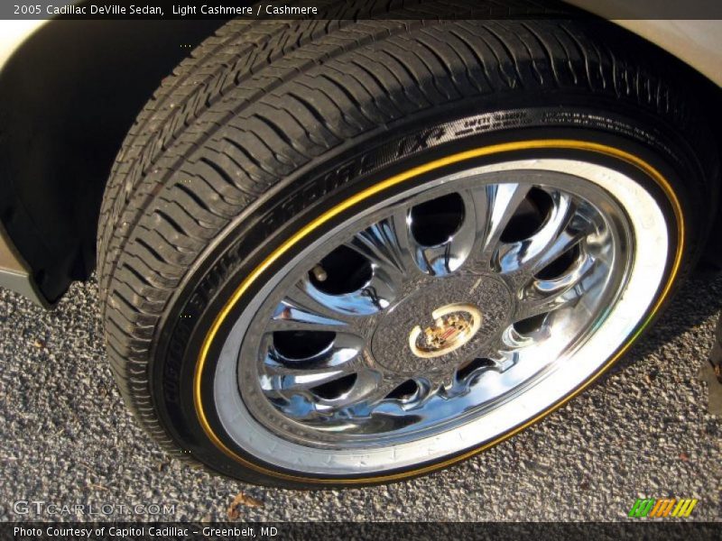 Light Cashmere / Cashmere 2005 Cadillac DeVille Sedan