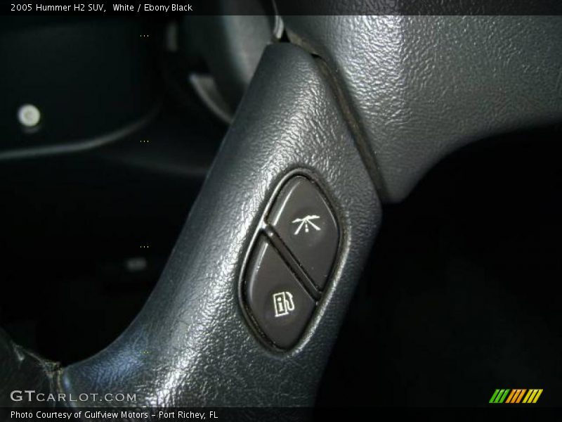 White / Ebony Black 2005 Hummer H2 SUV