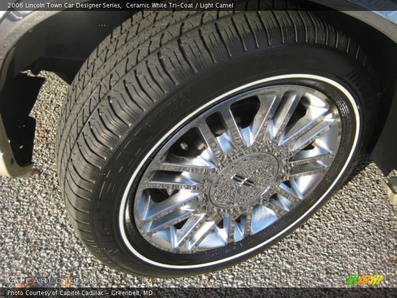 Ceramic White Tri-Coat / Light Camel 2006 Lincoln Town Car Designer Series