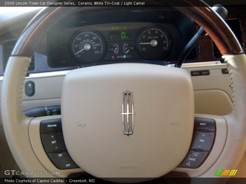 Ceramic White Tri-Coat / Light Camel 2006 Lincoln Town Car Designer Series