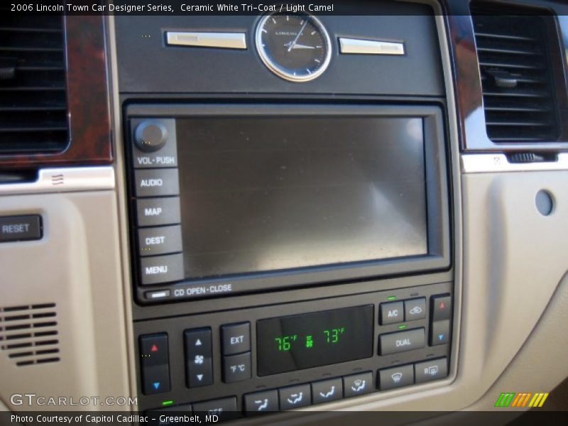 Ceramic White Tri-Coat / Light Camel 2006 Lincoln Town Car Designer Series