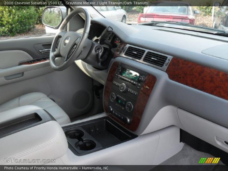Dashboard of 2008 Suburban 1500 LT