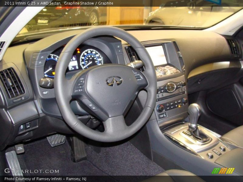  2011 G 25 x AWD Sedan Graphite Interior