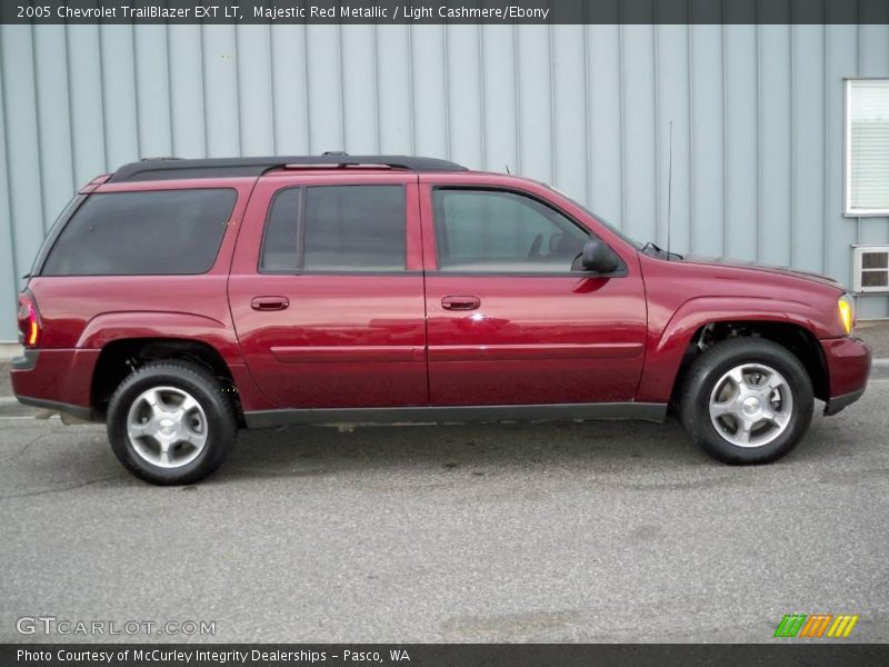 Majestic Red Metallic / Light Cashmere/Ebony 2005 Chevrolet TrailBlazer EXT LT