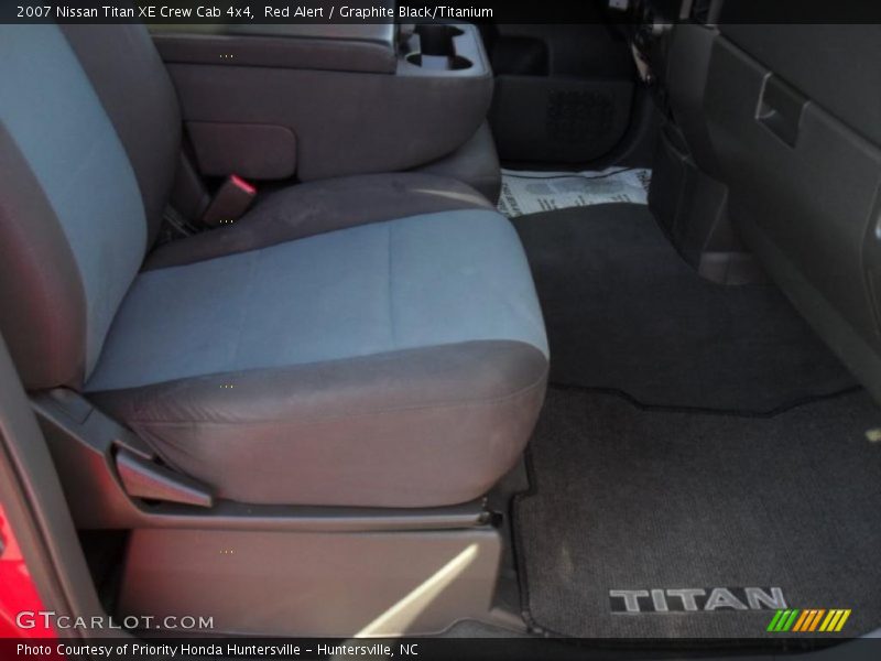 Red Alert / Graphite Black/Titanium 2007 Nissan Titan XE Crew Cab 4x4