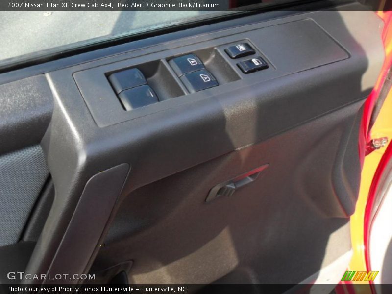 Red Alert / Graphite Black/Titanium 2007 Nissan Titan XE Crew Cab 4x4