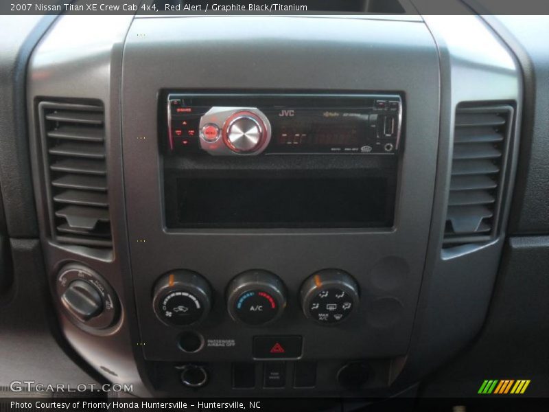 Red Alert / Graphite Black/Titanium 2007 Nissan Titan XE Crew Cab 4x4