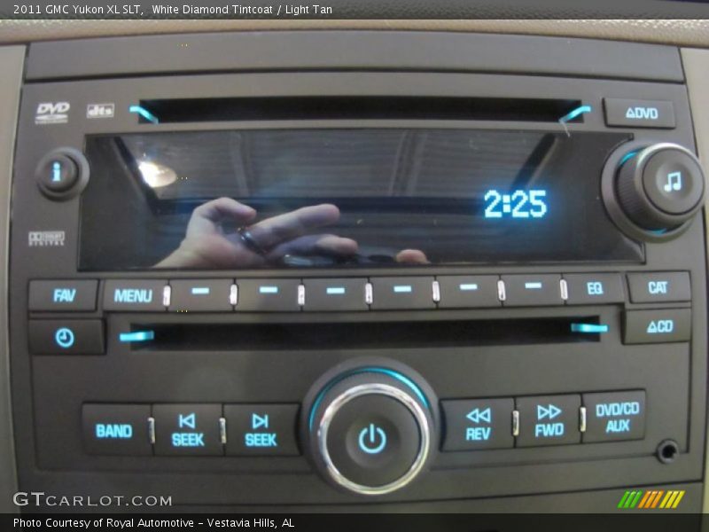 Controls of 2011 Yukon XL SLT