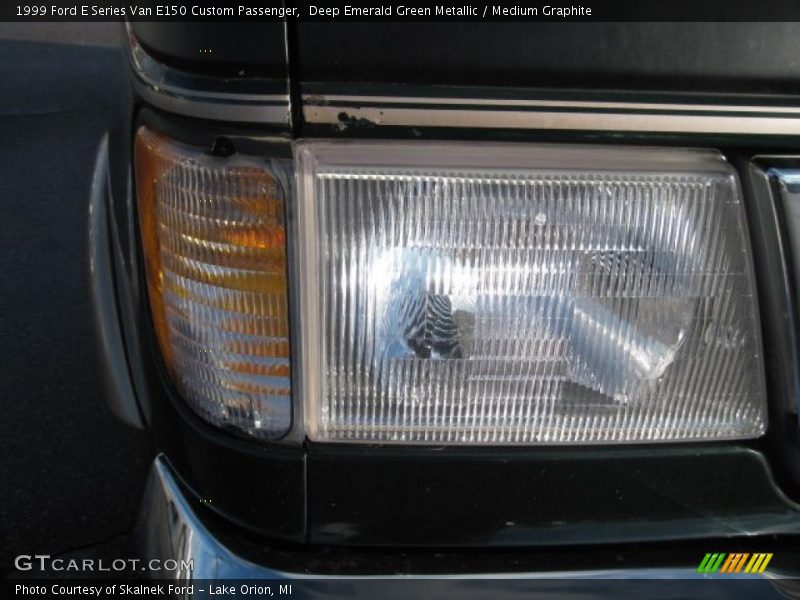 Deep Emerald Green Metallic / Medium Graphite 1999 Ford E Series Van E150 Custom Passenger