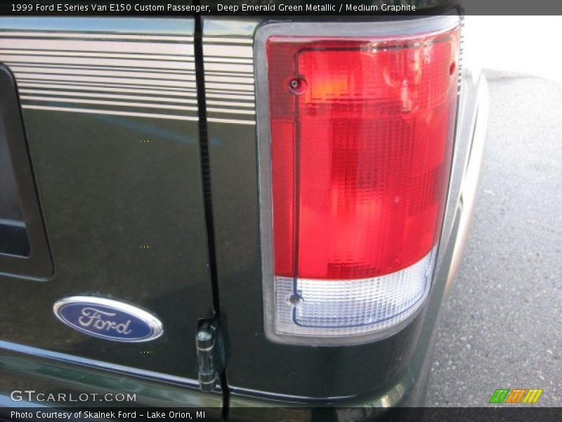 Deep Emerald Green Metallic / Medium Graphite 1999 Ford E Series Van E150 Custom Passenger