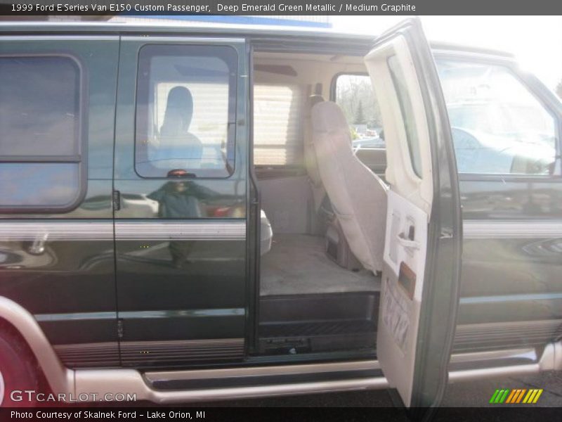 Deep Emerald Green Metallic / Medium Graphite 1999 Ford E Series Van E150 Custom Passenger
