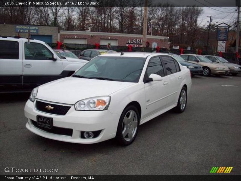 Front 3/4 View of 2006 Malibu SS Sedan