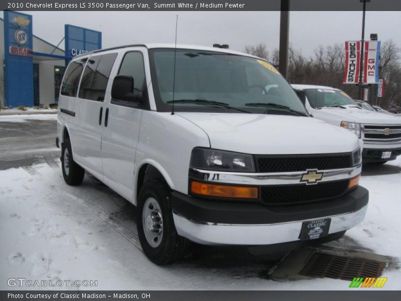 Summit White / Medium Pewter 2010 Chevrolet Express LS 3500 Passenger Van