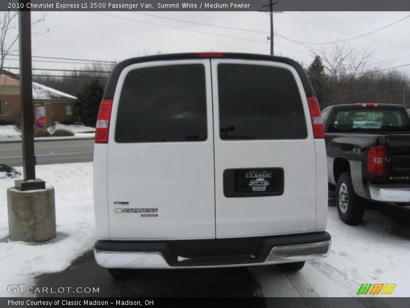 Summit White / Medium Pewter 2010 Chevrolet Express LS 3500 Passenger Van